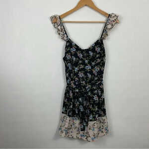 Altar’d State Floral Ruffle Sleeve Romper Size Medium‎